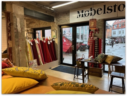 kvadrat møbelstof møbelstoffer ompolstring møbelstoflageret stoflageret reststoffer stofdesign stofpuder kvadrat jab Designers Guild Svenskt Tenn