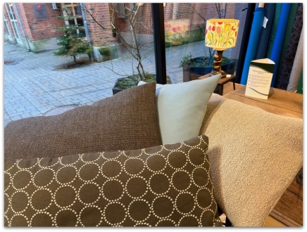 kvadrat møbelstof møbelstoffer ompolstring møbelstoflageret stoflageret reststoffer stofdesign stofpuder kvadrat jab Designers Guild Svenskt Tenn